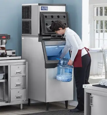 ice maker technician